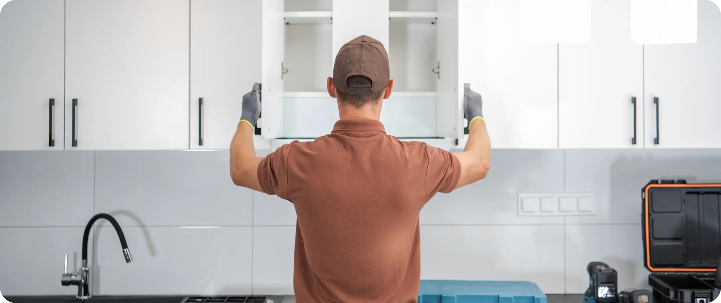 Yellow drying hoses setup